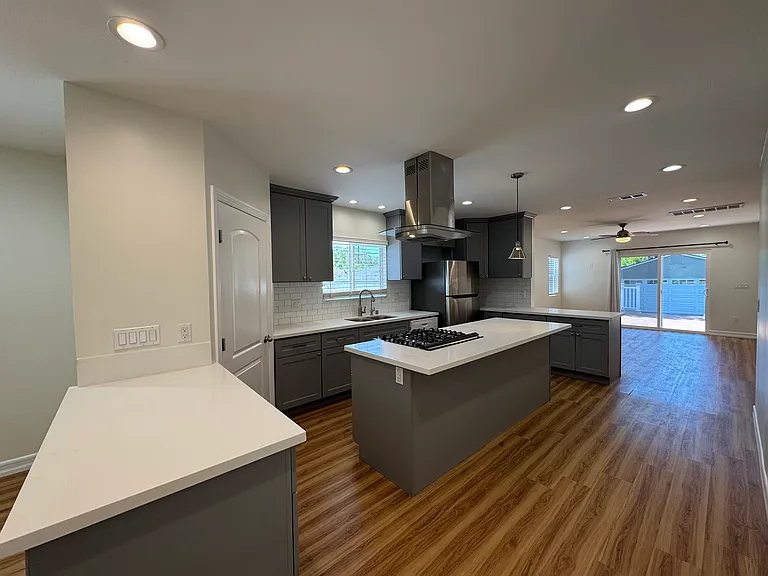 2150 Crescent Ave — Photo 8