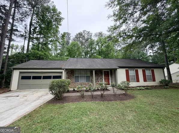 250 Winona Dr, Fayetteville, GA 30214