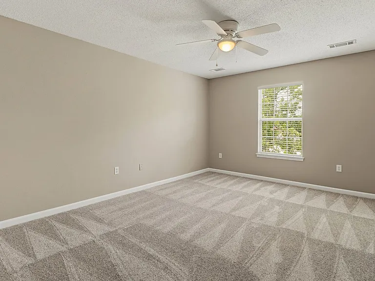 1014 Towne Park Dr — Photo 18