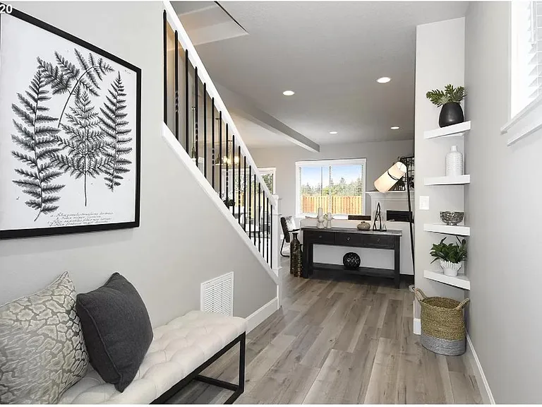 8067 NE Sabo St — Photo 3