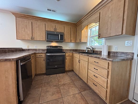 5th image of 206 Rexford Dr