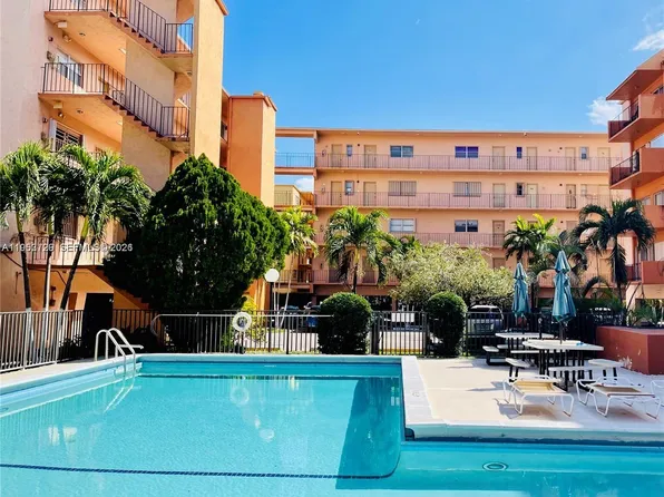 1950 W 54th St APT 316, Hialeah, FL 33012