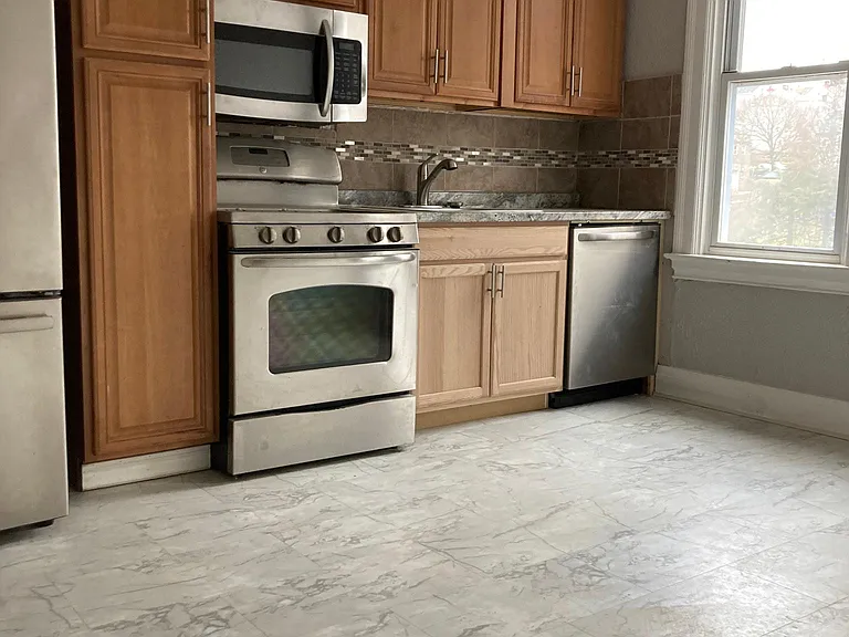 229 Flack St — Photo 11
