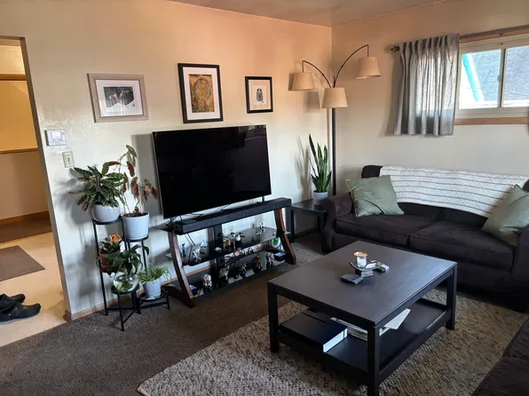 (undisclosed Address), Milwaukee, WI 53219