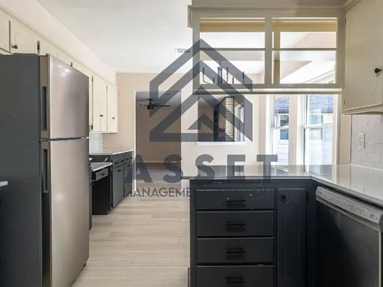 801 Cogswell Cir — Photo 17