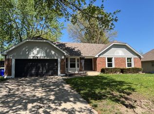 1004 SE 3rd Ter, Lees Summit, MO 64063