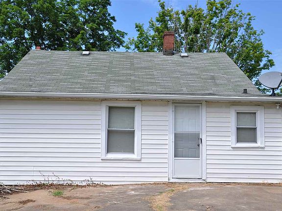4th image of 297 Church St