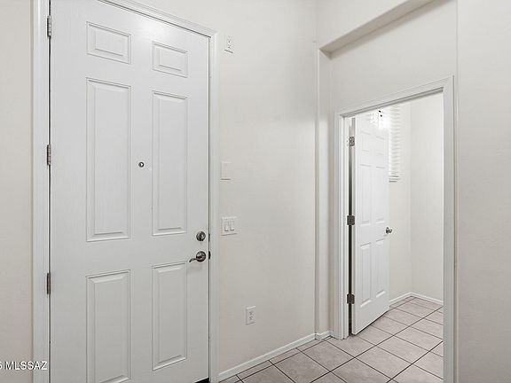 4th image of 207 W Calle Matraca