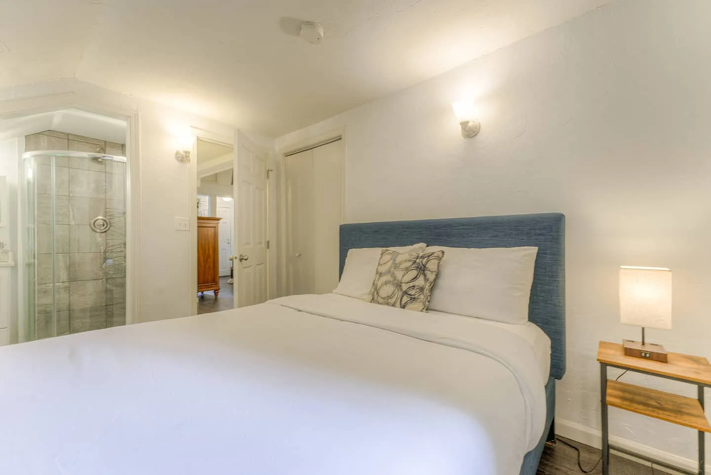 2 bed, 300 sqft, $2,950 — Photo 3