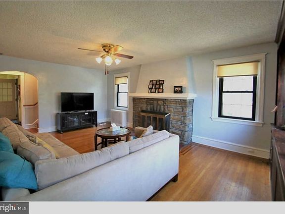 3rd image of 840 Turner Ave