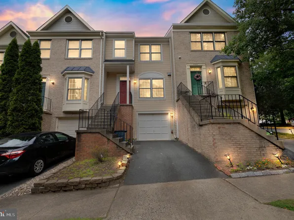 6302 Shirey Ln, Centreville, VA 20121