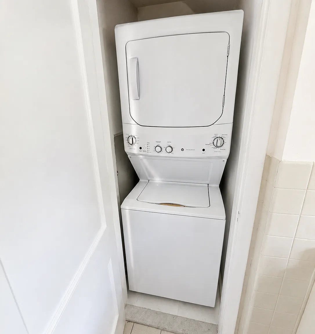 2 bed, 1200 sqft, $3,200 — Photo 3