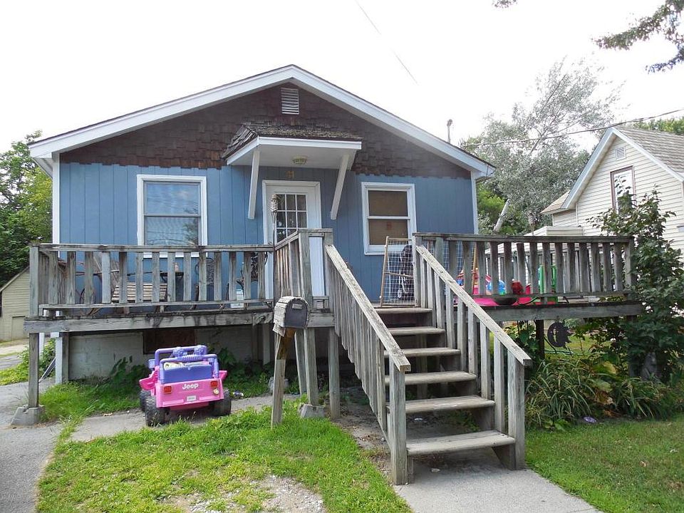 2nd image of 41 Haskell Ave