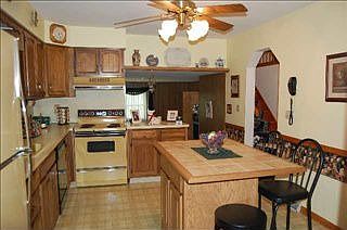 5th image of 16 Laurel Dr