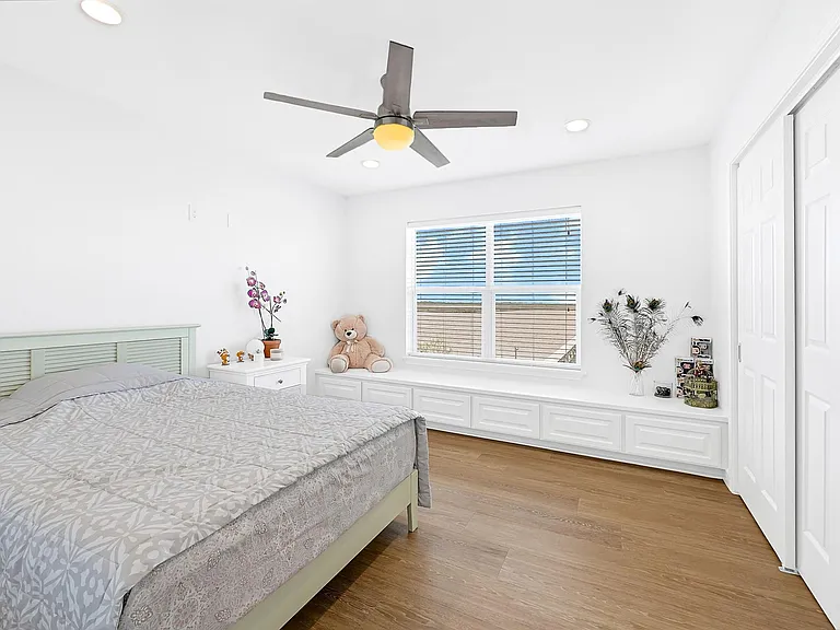 747 Waypoint Dr — Photo 30
