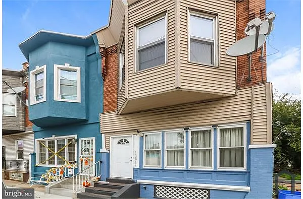 Building Photo - 2047 S 60th St #2