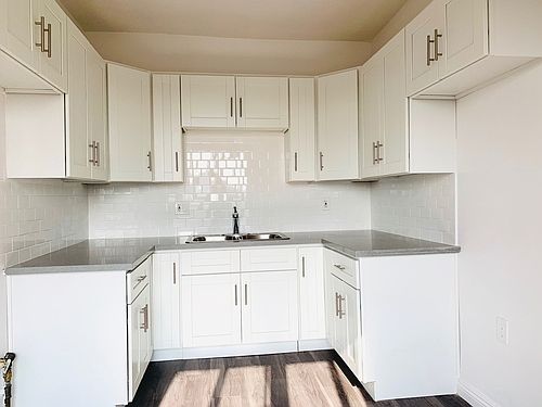 5th image of 839 S St Andrews Pl APT 301