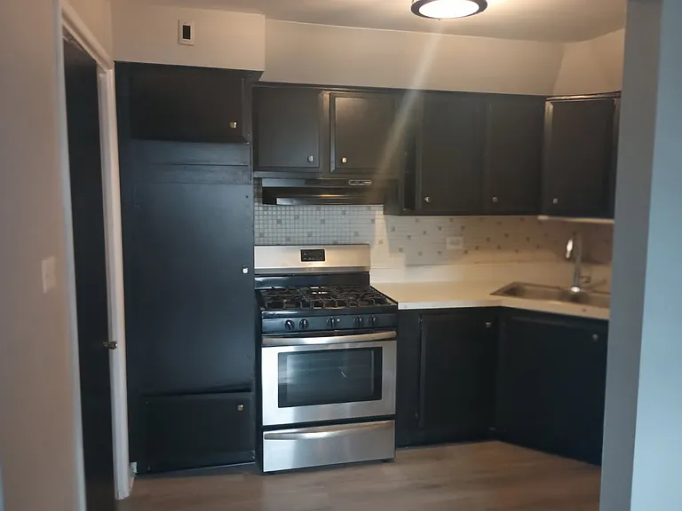 8700 S Paxton Ave #B3 — Photo 3