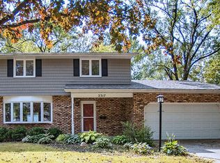 2317 E 28th Pl, Davenport, IA 52803