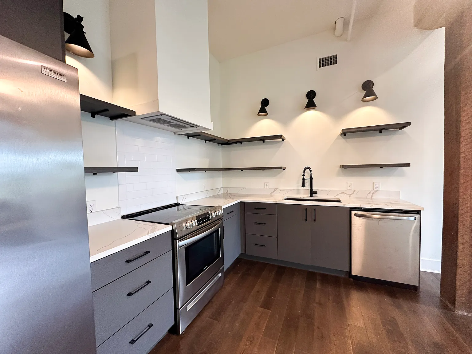 1 bed, 862 sqft, $1,580 — Photo 4