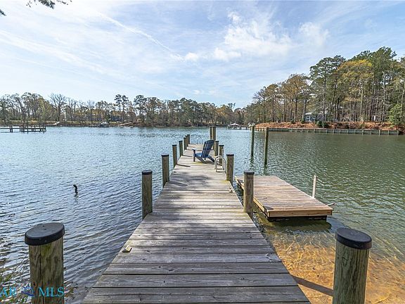 2nd image of 428 Smith Point Rd