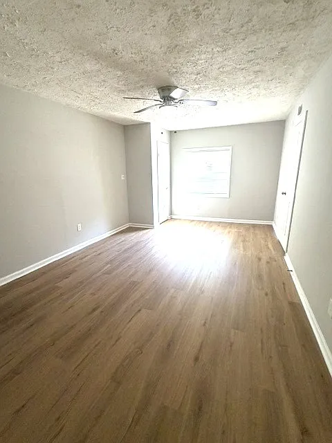 4 bed, 1375 sqft, $1,595 — Photo 4