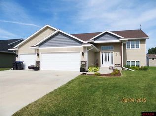 201 Harbor Hill Dr, Mankato, MN 56001