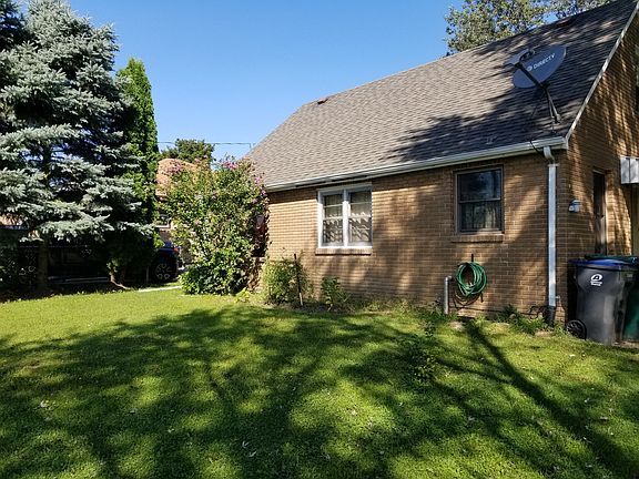 3rd image of 2001 Waverly Pl