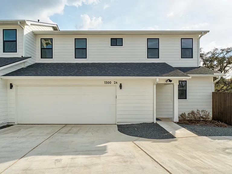 1500 Sylvan Glade Rd — Photo 3