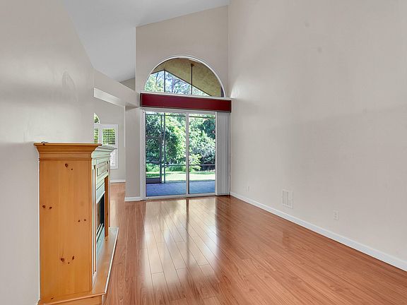 5th image of 732 SW Munjack Circle