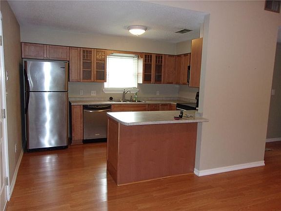 5th image of 1125 Saint Augustine Dr