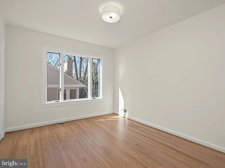 4910 Essex Ave — Photo 18