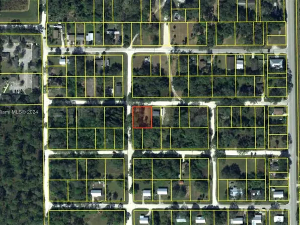 W Seminole Ave, Labelle, FL 33935