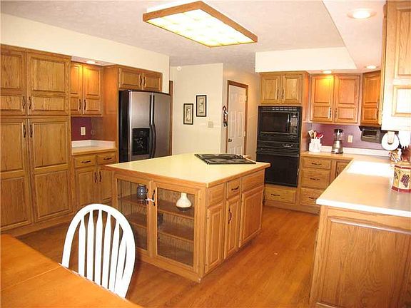 2nd image of 1060 Lakewood North Dr