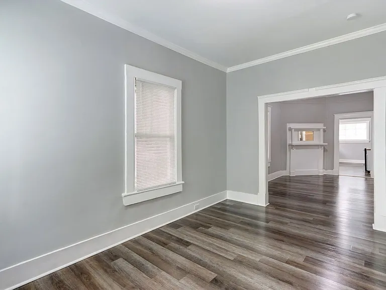 720 W Victory Dr — Photo 5