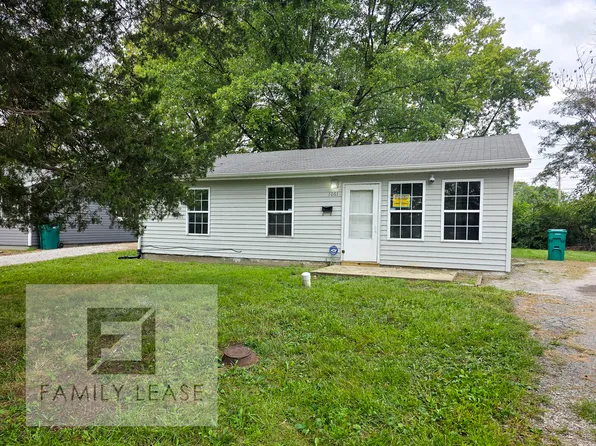 1061 Saint Margaret Dr, Cahokia, IL 62206