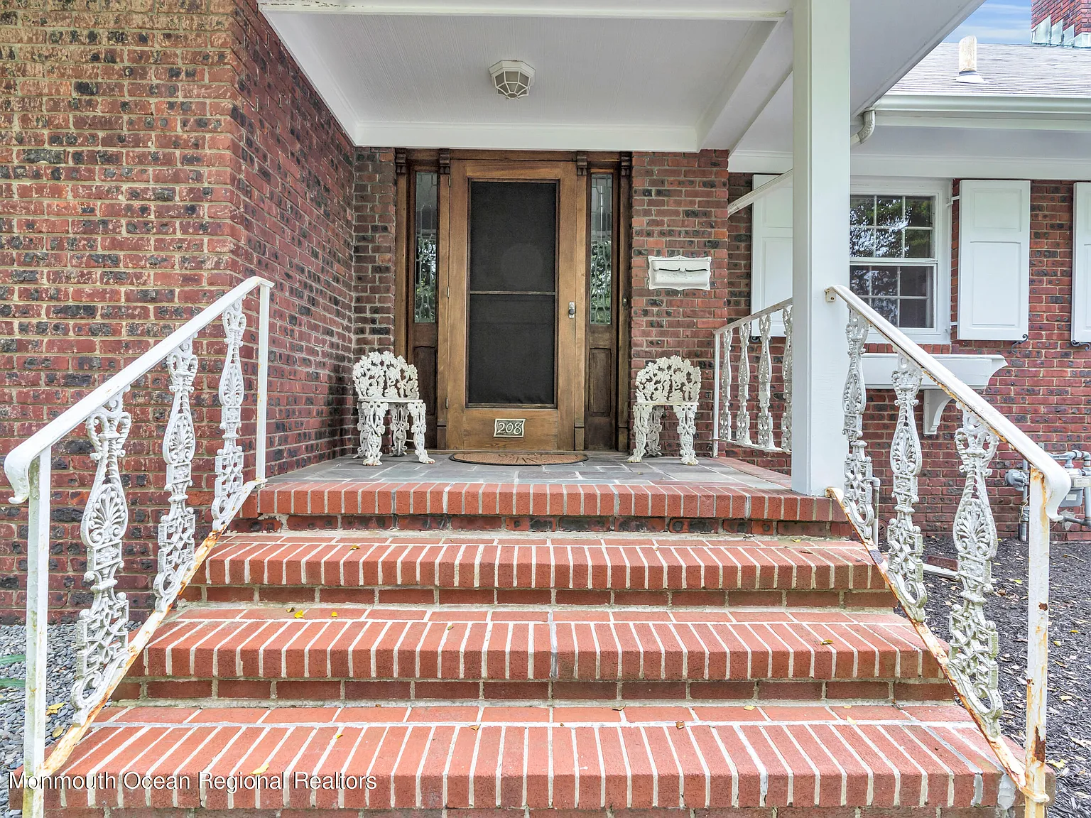 4 bed, 2860 sqft, $3,500 — Photo 4