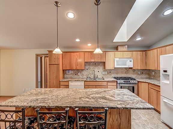 5th image of 7703 Thetis Dr