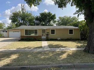 2018 7th St NW, Minot, ND 58703