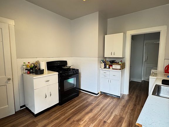 2nd image of 106 Strathmore Rd #2