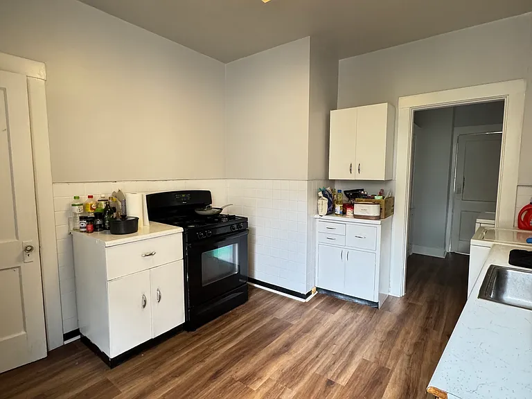 104 Strathmore Rd #2 — Photo 13