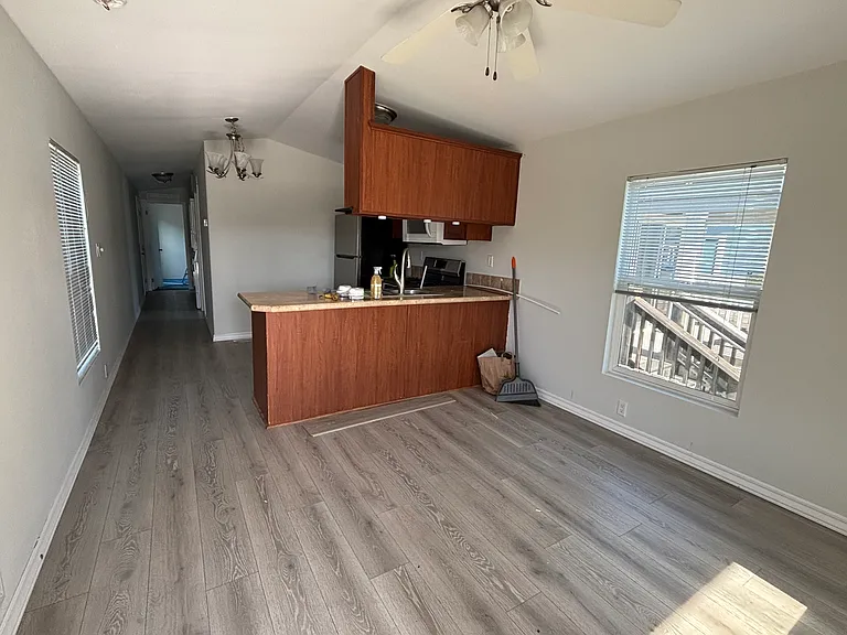 N Harbor Dr — Photo 21