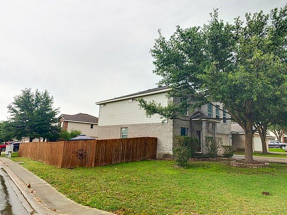 2nd image of 4216 Lake Granbury