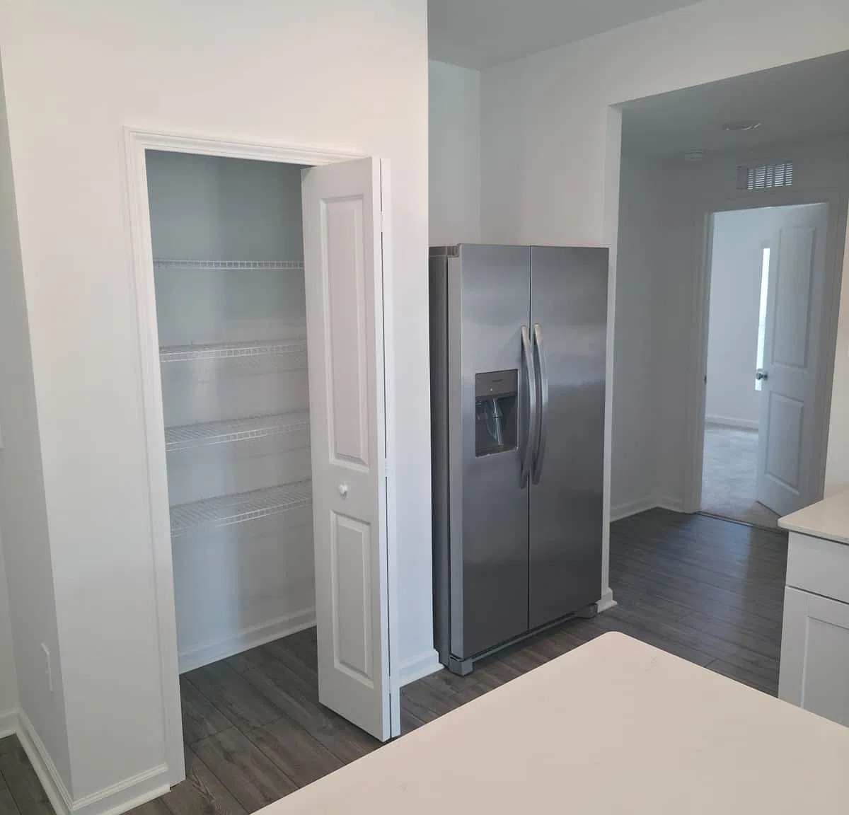3 bed, 1323 sqft, $1,895 — Photo 4