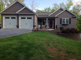 102 Briarcliff Dr, Moneta, VA 24121
