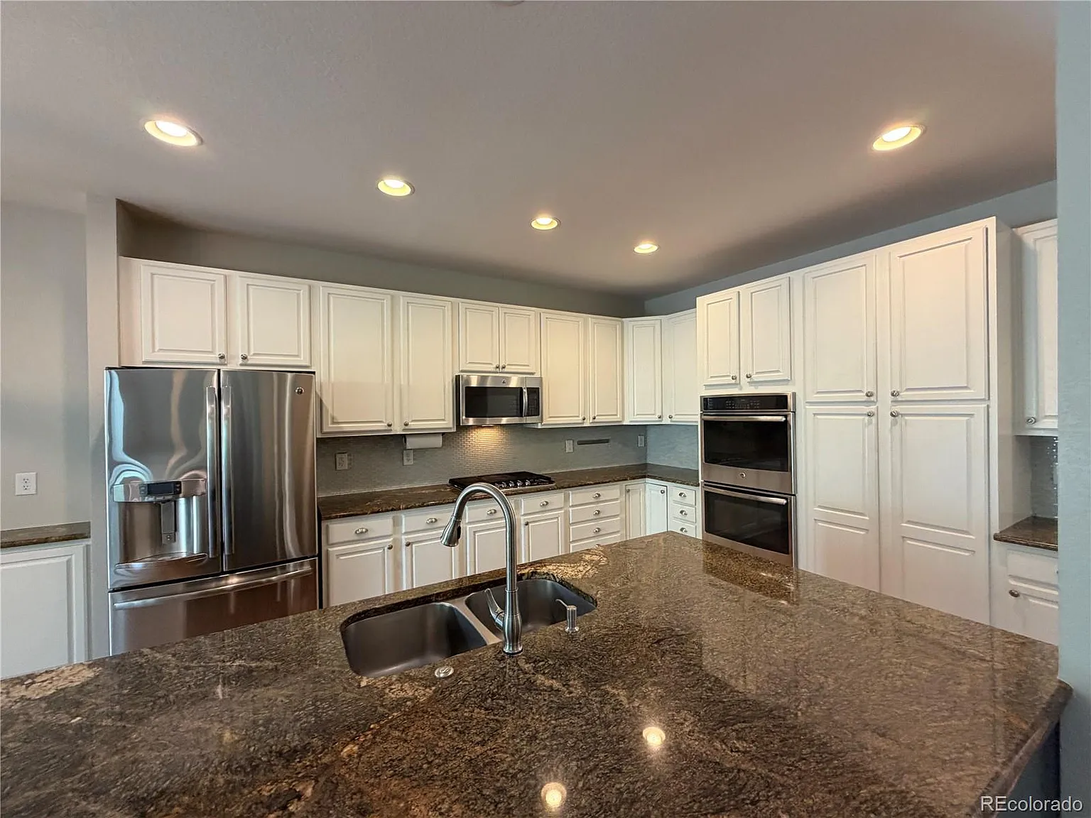 5 bed, 3.5 bath, 4133 sqft, $3,700 — Photo 4