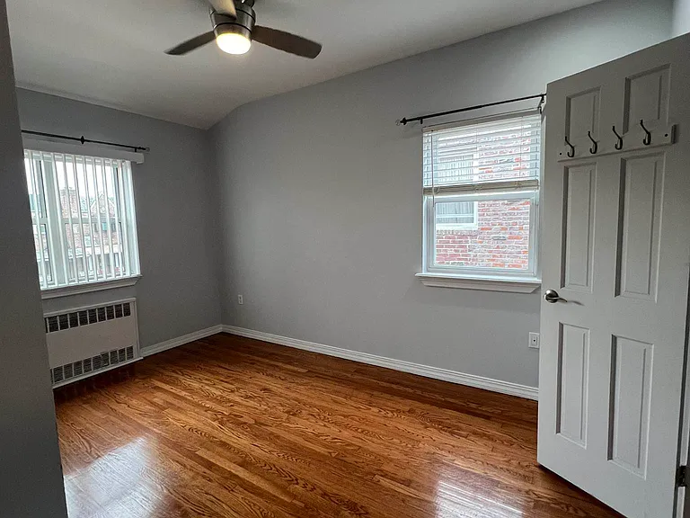 1297 E 49th St #1A — Photo 7