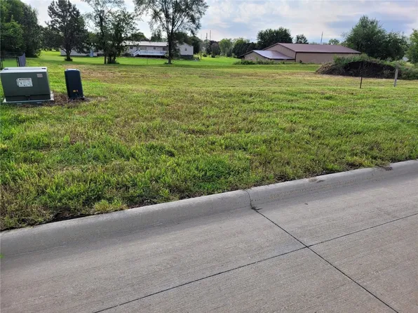 3503 Sokol Ln SW, Cedar Rapids, IA 52404