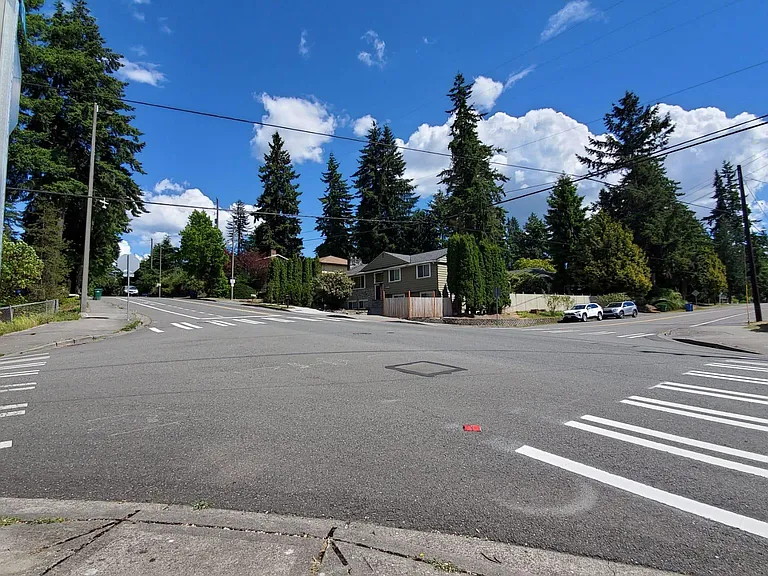 N 200th St — Photo 27