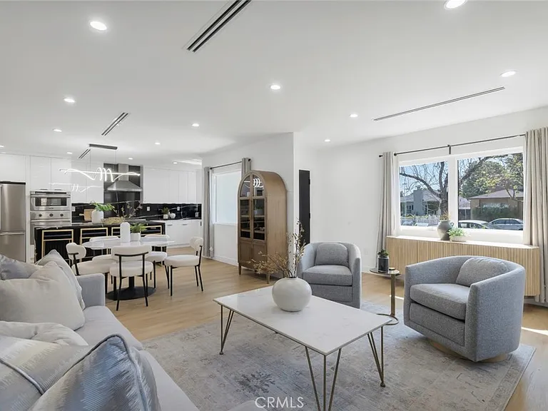 2115 W Clark Ave — Photo 6